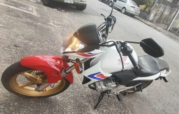 CB 300 2015 Capitão América
