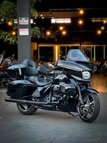 HARLEY-DAVIDSON STREET GLIDE ULTRA 117 FLHXU