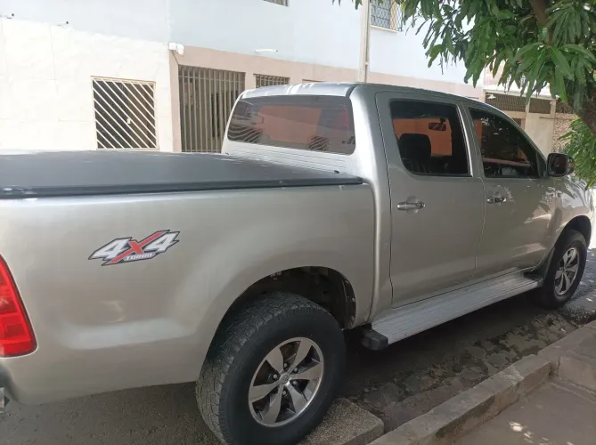 Toyota Hilux CD D4-d 4X4 2.5 16V 102cv TB Dies. 2006