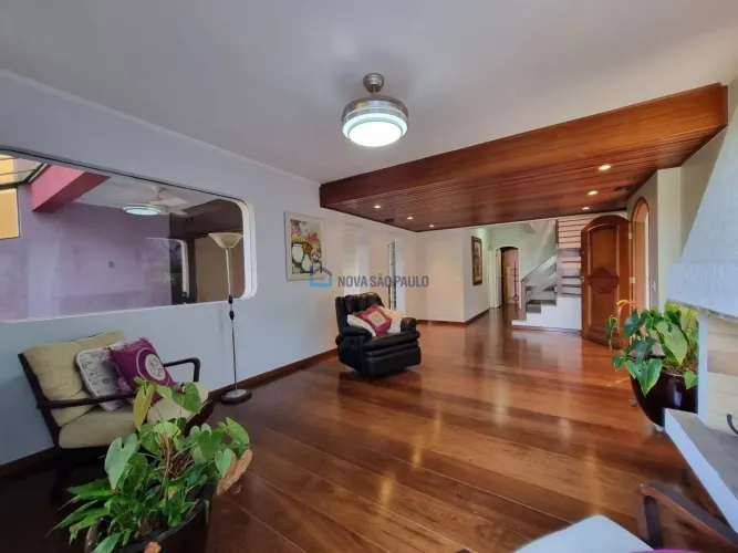 Casa de Condomínio à Venda no Morumbi com 400m² 4 Suítes 3 Vagas