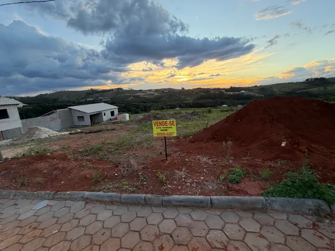 Lote no condomínio vista da Serra Tiradentes -Mg