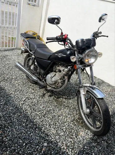 Suzuki intruder 125 ano 2012