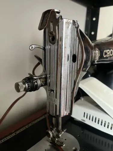 Máquina de costura Crosley antiga