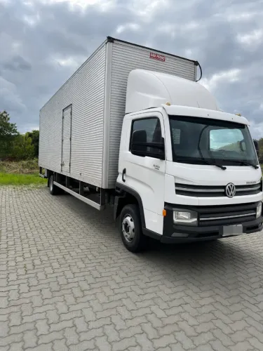 VW 11.180 2018/2019 | Chassi Alongado | Baú 9 Metros | Excelente Estado