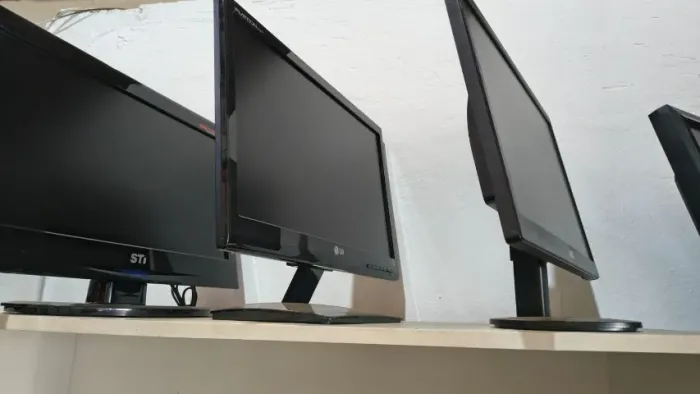 Monitores 19" VGA/DVI