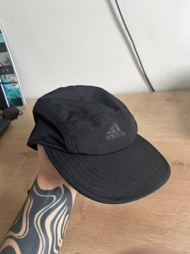 Boné esportivo Adidas - original