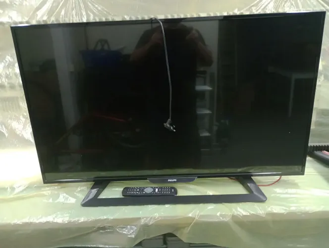 Vendo tv Philips 43 P. Não smart 