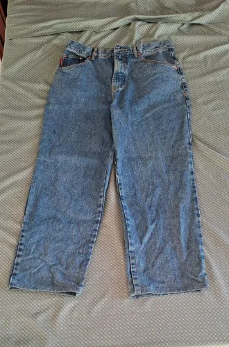 Calça, da marca LASER, ( vintage, tamanho 40, corte reto,  jeans