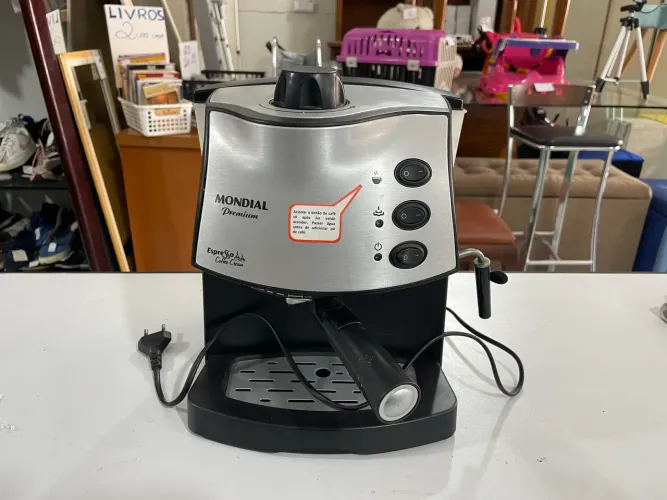 Cafeteira Expresso Mundial com Defeito