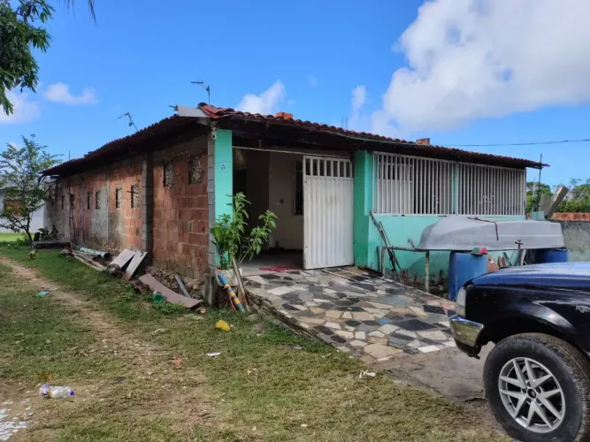 Casa no Robalo com Suítes, Terreno Amplo e Localização Estratégica