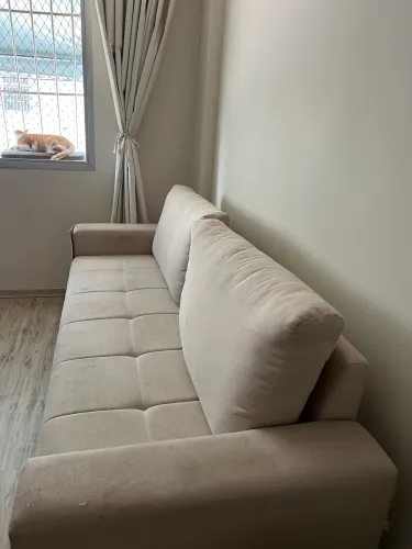 Sofá bege de linho