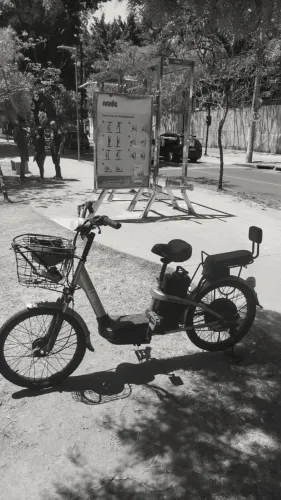 Bike elétrica novinha