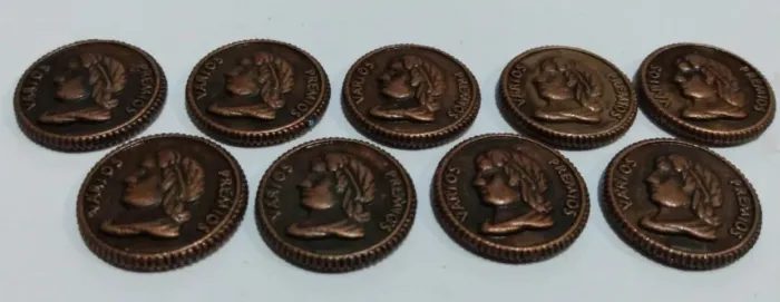 Lote com 9 moedas Fichas Naipes Fournier Varios premios.
