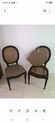 Cadeira estilo Medalhão