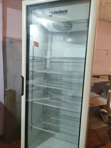 REFRIGERADOR e EXPOSITOR VERTICAL IMBERA