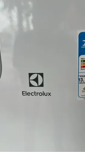 Geladeira eletrolux nova 240 litros