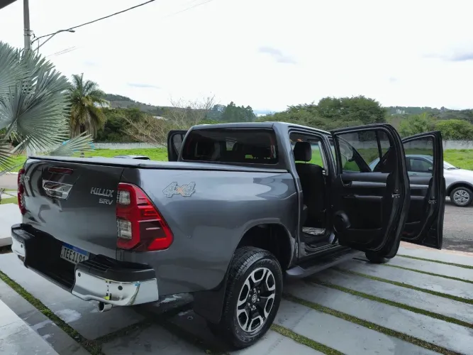 Toyota Hilux CD SRV 4X4 2.8 TDI Diesel Aut. 2025