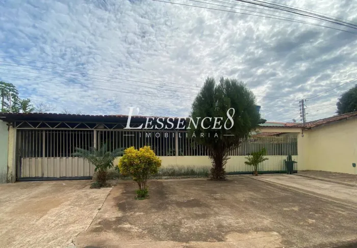 Casa 493m² com 2 Quartos | Pq. João Braz | +3 Barracões!