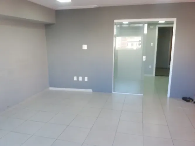 Alugo Sala em prédio coml