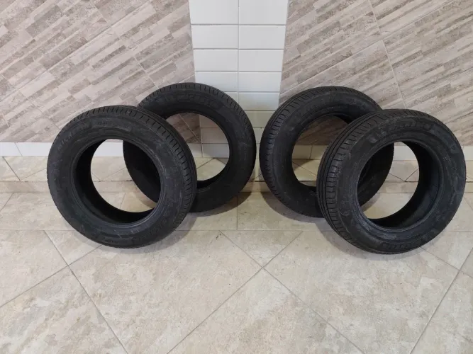 Pneu Michelin 195/65 R15 NOVO