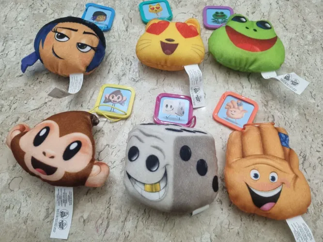 Pelucia emoji O Filme