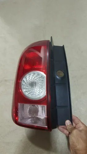 Lanterna Renault Duster lado esquerdo original - Seminova
