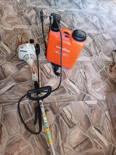 Vendo roçadeira sthil fs 38 e bomba veneno 