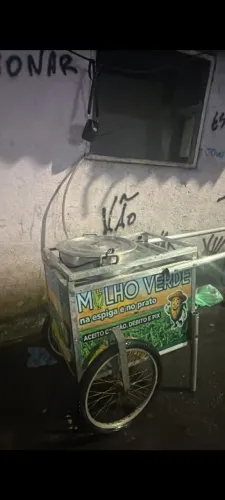Vendedor de milho na praia