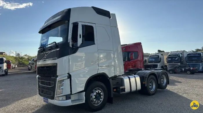 VOLVO FH-460 6X2<br>2020/2021<br>TETO ALTO<br>AUTOMÁTICO