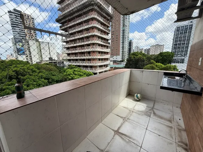 Ed. Conselheiro Furtado | Apartamento para venda com 67m² | Nazaré | 2 Quartos | Sacada |