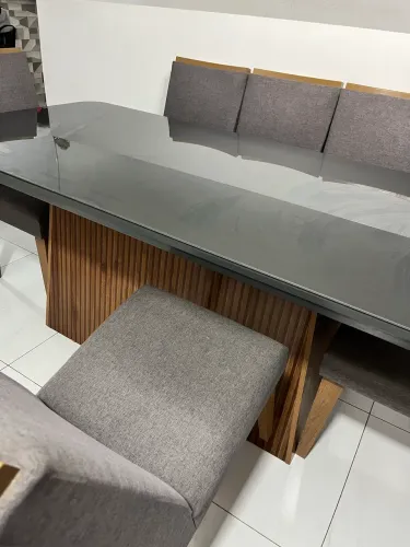 Mesa com 6 cadeiras