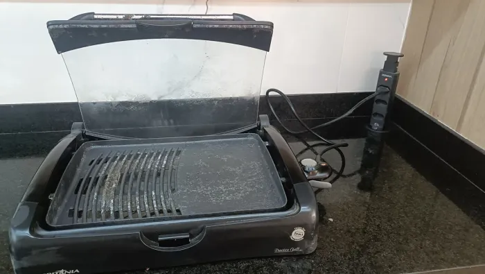 Chapa e grill doméstico