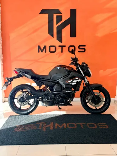 Yamaha XJ6 N 2013