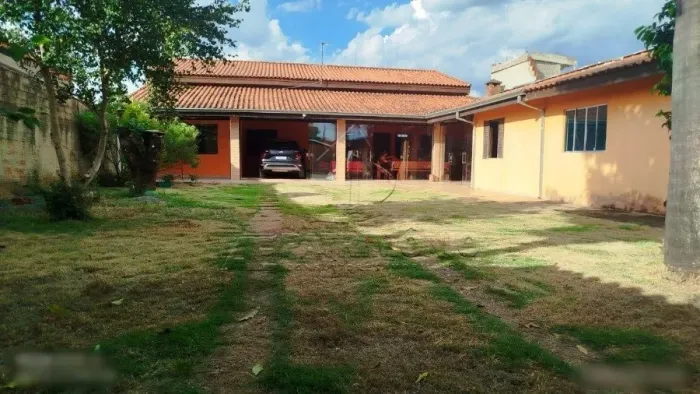 CASA 3 QUARTOS SENDO 2 SUITES GEORGE OETTRER
