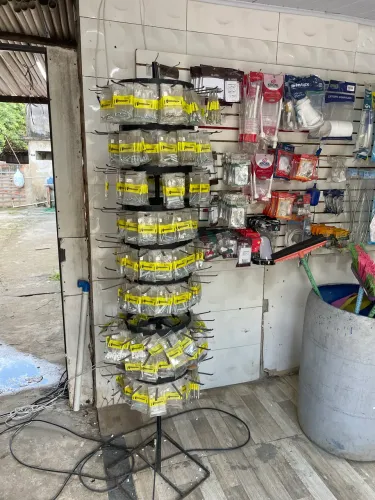 Vendo expositor de parafusos.