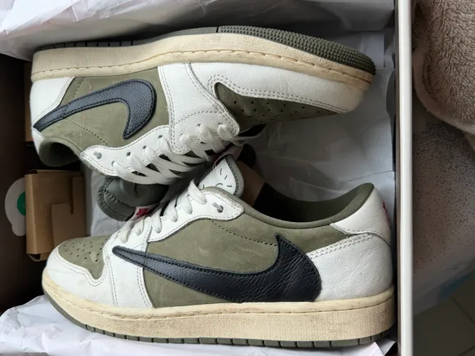 Jordan low travis medium olive