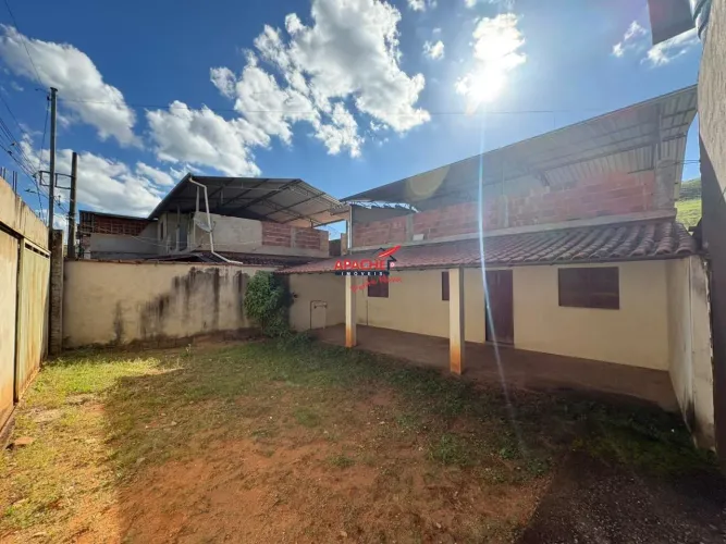 Casa à venda em Ponte Nova - Bairro Vau Açú, 4 quartos, quintal e área de serviço