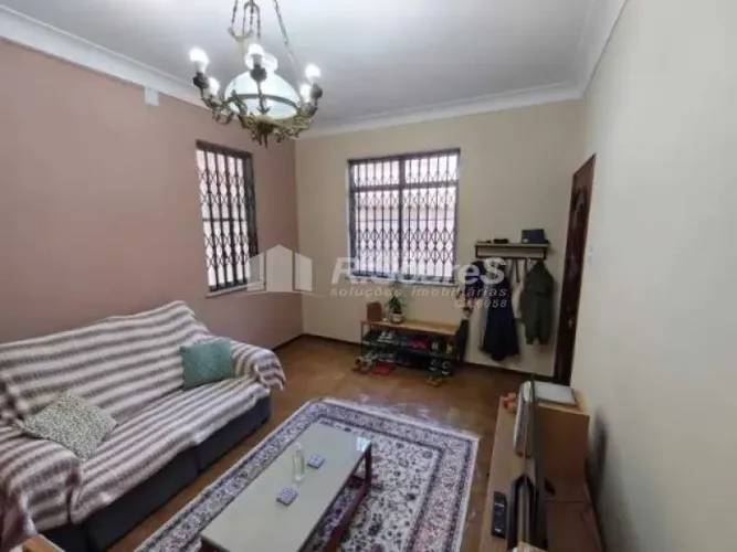 Apartamento térreo com 3 quartos e 2 suítes, Rua Uruguai