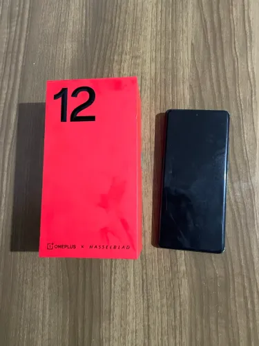 OnePlus 12 Preto 512GB e 16GB RAM sem detalhes