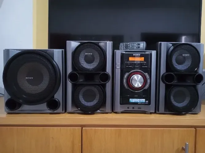 Mini System Sony importado MHC-EC98P. 530 Watts RMS. 2 caixas frontais e 1 Subwoofer.