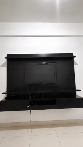 Painel para TV Preto com Nichos - Usado
