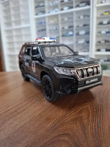 Miniatura Police 1/24 Toyota SUV Land Cruiser Prado