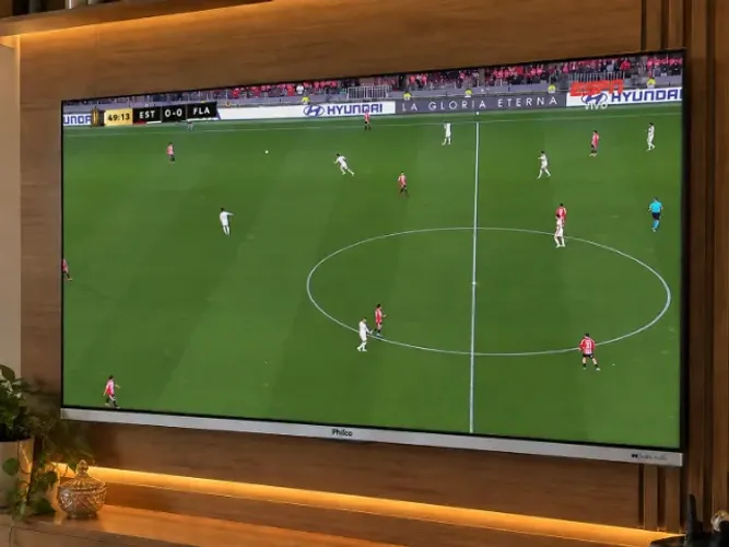Smart TV Philco 43? Bordeless | Conservada + Controle Original
