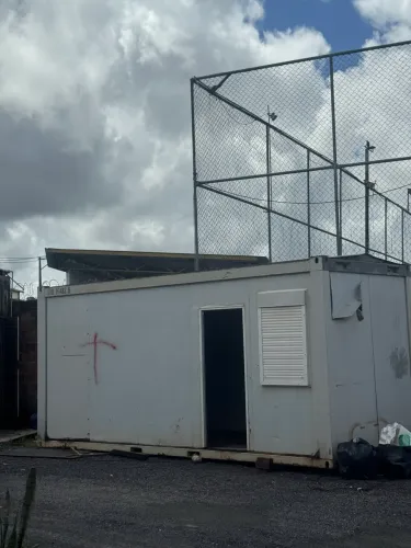 Container habitável isotérmico / alojamento ou escritório chalé sítio chácara obra