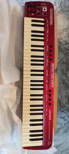 Controlador Midi beringer UMX610 muito bem cuidado