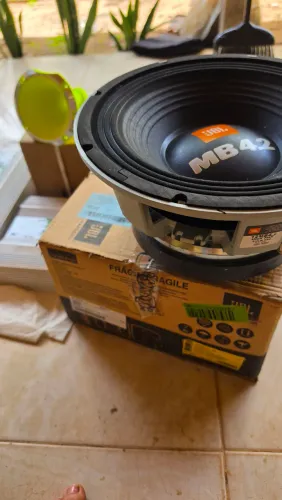 Alto falantes JBL e Módulos TARAMPS