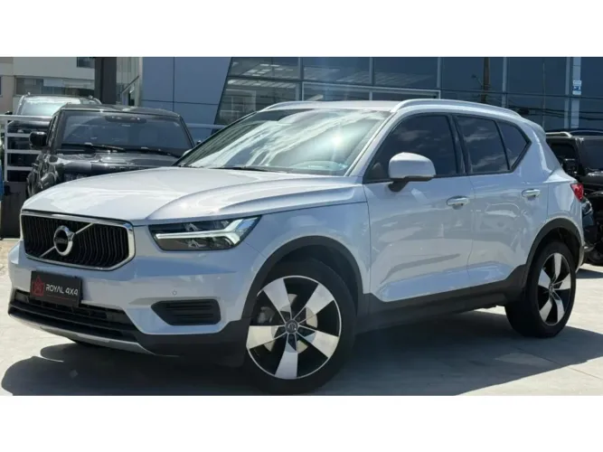 Volvo XC40 XC 40 T-4 Momentum 2.0 190cv FWD 2020
