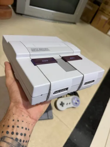Super Nintendo padrão fino