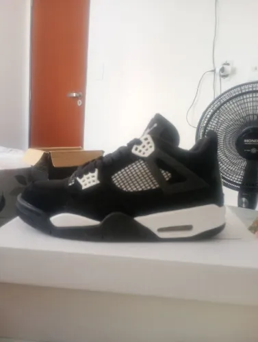 Jordan 4 retro