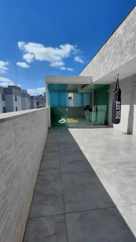 Cobertura a Venda com 4 dormitórios e 2 suítes no Bairro Manacás REF: 22571